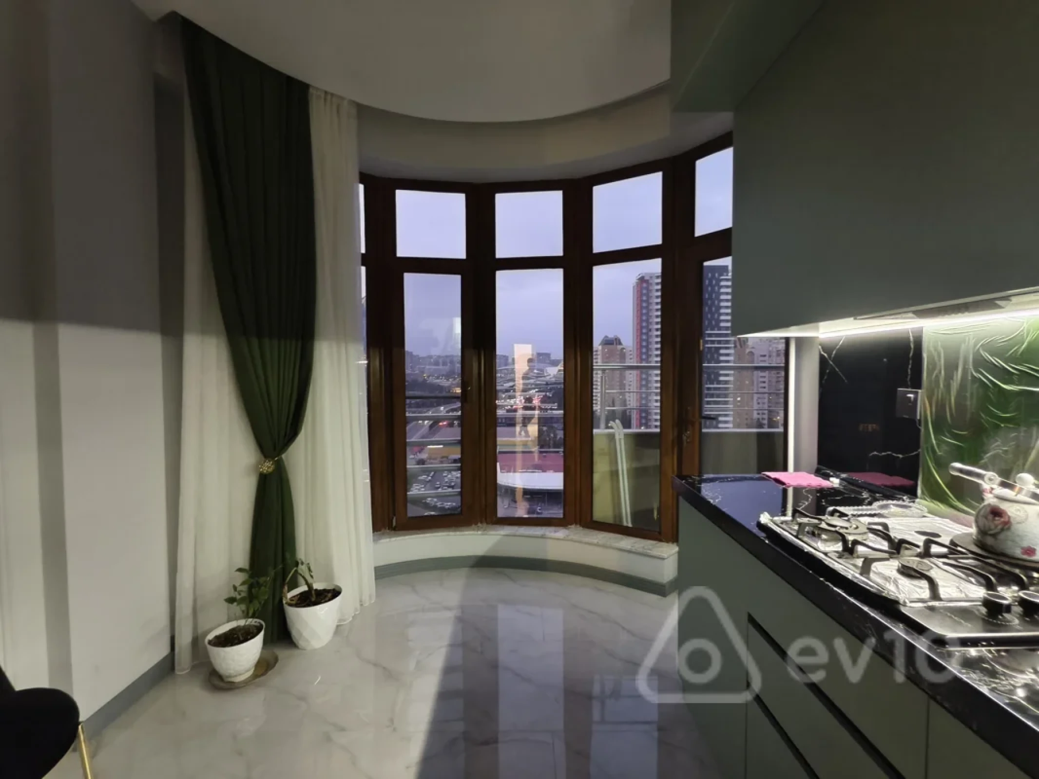 Satılır 3 otaqlı yeni tikili 158 m²