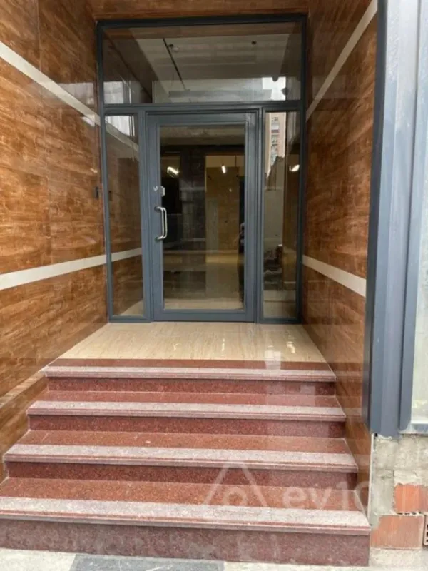 Satılır 2 otaqlı yeni tikili 76 m²