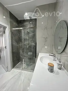 Kirayə verilir 2 otaqlı yeni tikili 100 m²