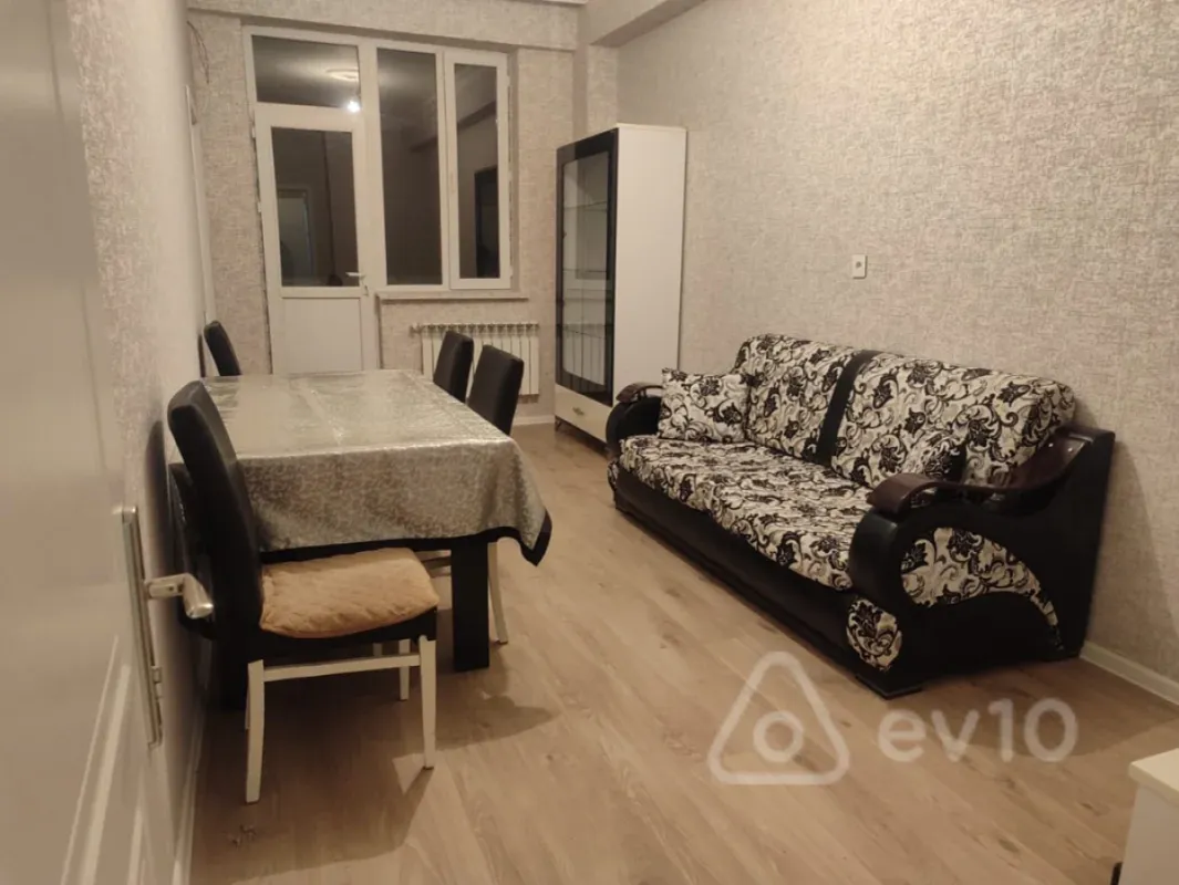 Kirayə verilir 3 otaqlı yeni tikili 81 m²