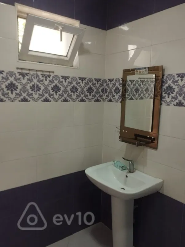 Kirayə verilir 3 otaqlı yeni tikili 105 m²