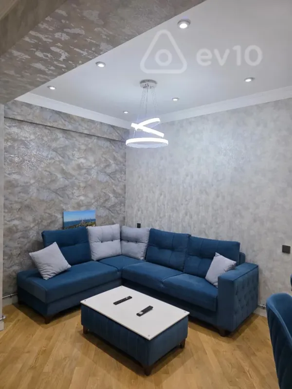Kirayə verilir 2 otaqlı yeni tikili 70 m²