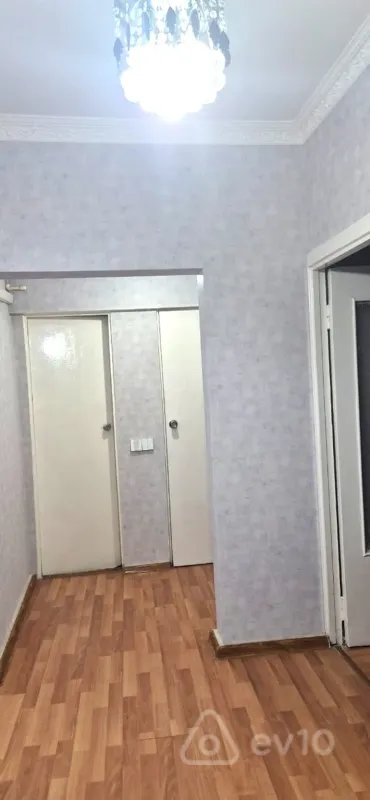 Kirayə verilir 3 otaqlı köhnə tikili 72 m²