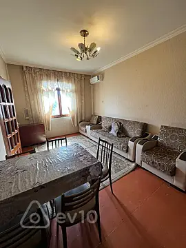 Kirayə verilir 2 otaqlı köhnə tikili 35 m²