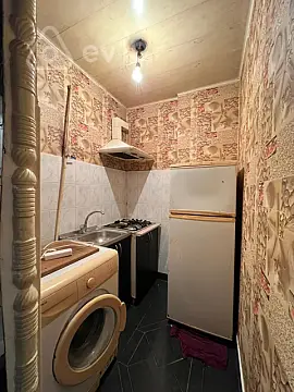 Kirayə verilir 2 otaqlı köhnə tikili 35 m²