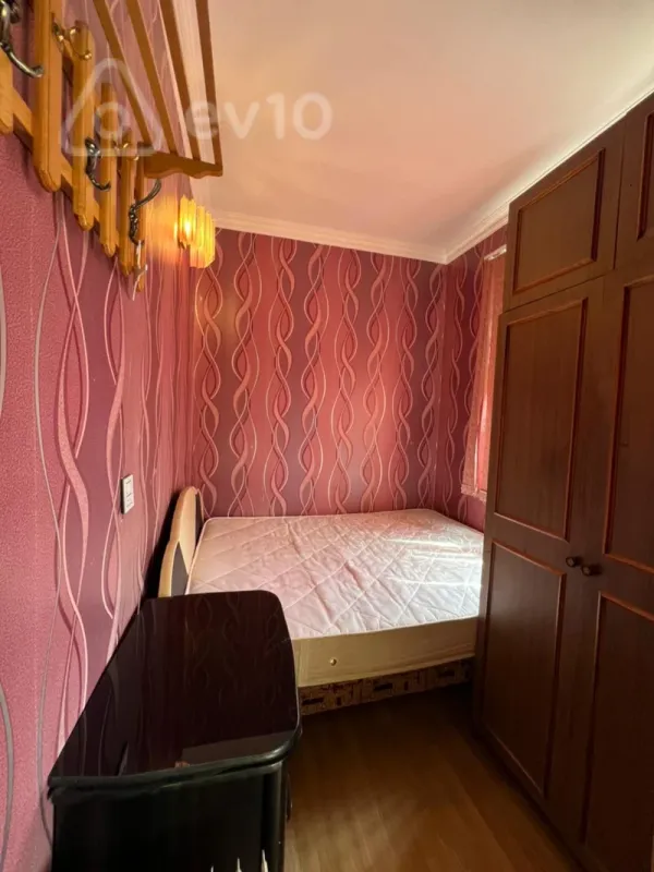 Kirayə verilir 2 otaqlı köhnə tikili 35 m²