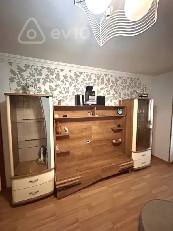 Kirayə verilir 2 otaqlı köhnə tikili 45 m²
