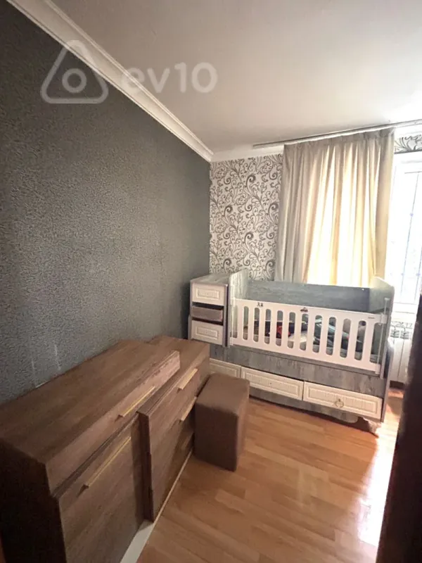 Kirayə verilir 2 otaqlı köhnə tikili 45 m²