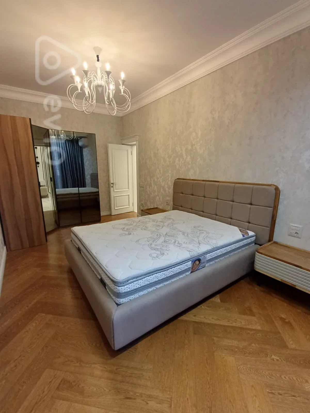 Kirayə verilir 2 otaqlı yeni tikili 90 m²