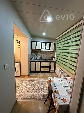 Kirayə verilir 2 otaqlı köhnə tikili 60 m²