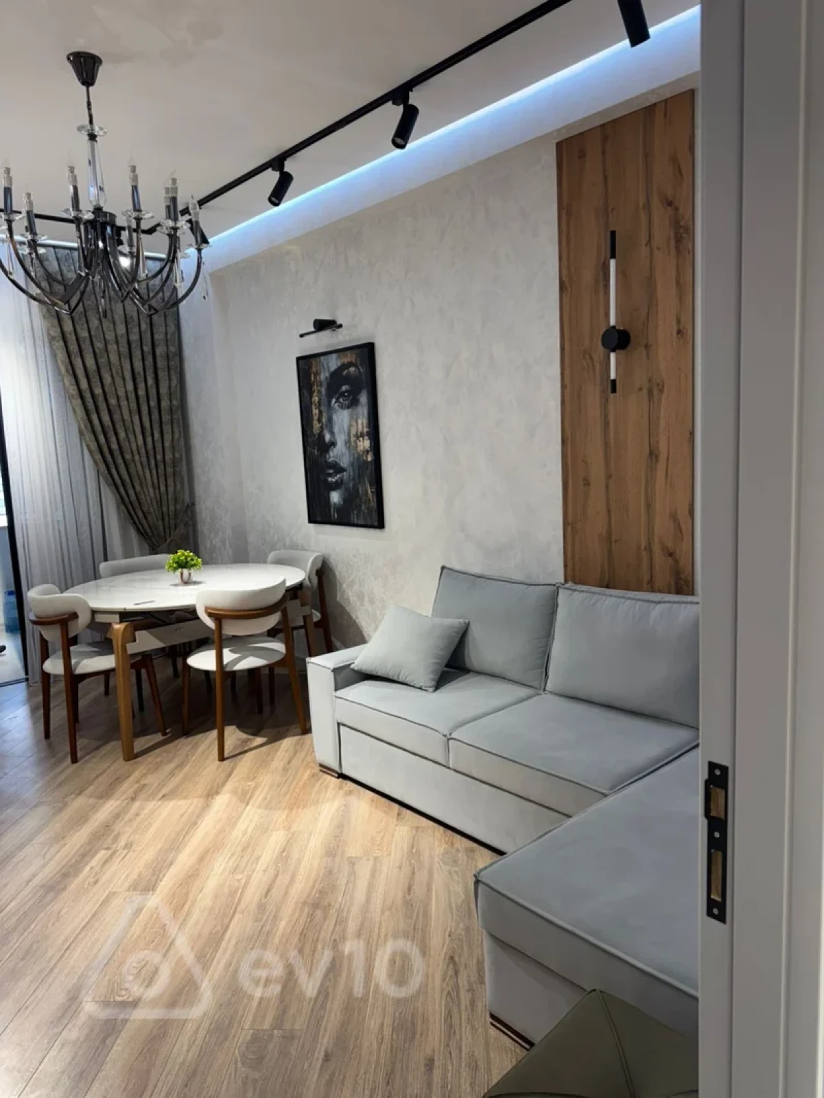 Satılır 2 otaqlı yeni tikili 60 m²