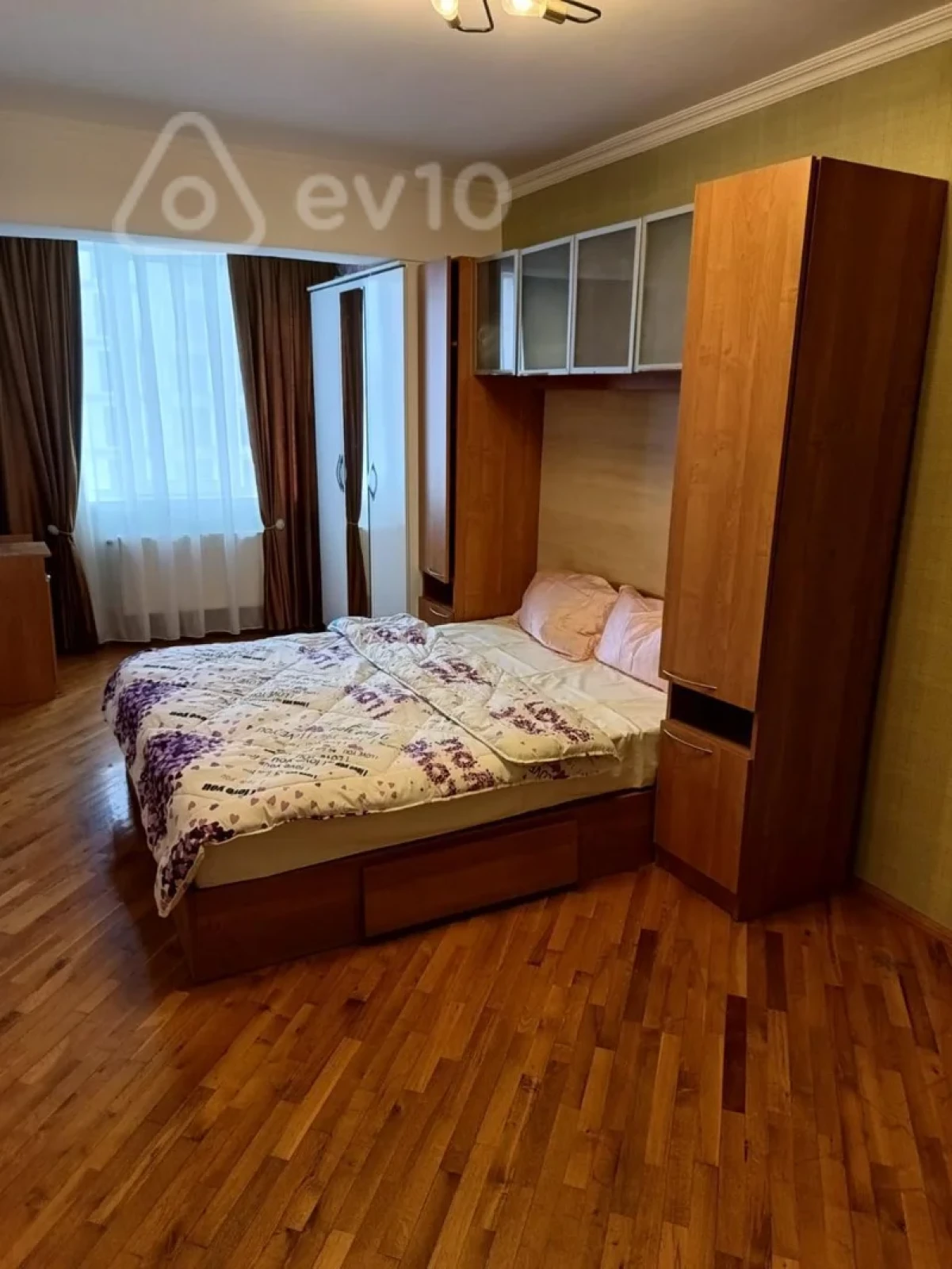 Kirayə verilir 3 otaqlı köhnə tikili 100 m²