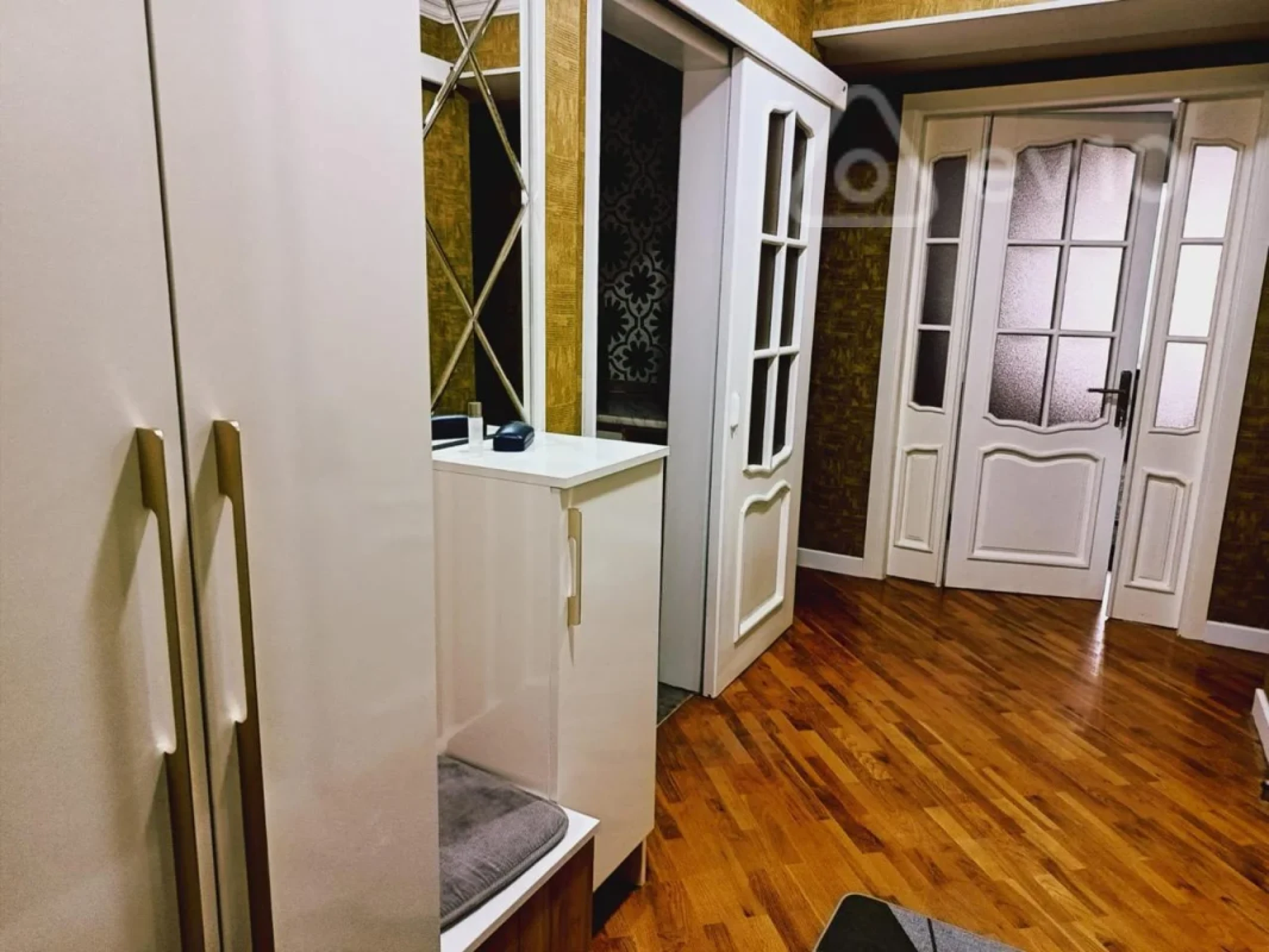 Kirayə verilir 3 otaqlı köhnə tikili 100 m²