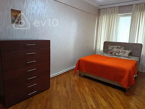 Kirayə verilir 3 otaqlı köhnə tikili 100 m² — Bakı, Nəsimi 3 otaq 100.00 m²