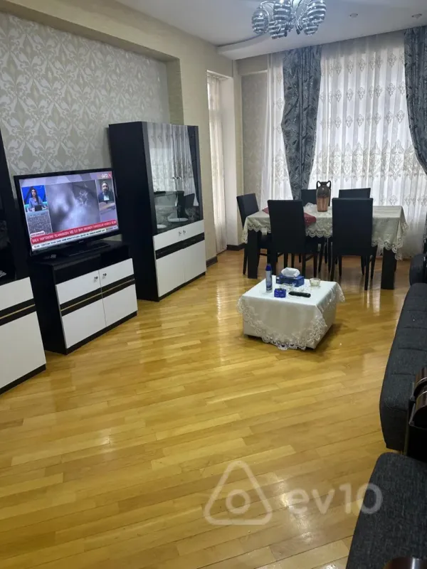 Kirayə verilir 2 otaqlı yeni tikili 110 m²