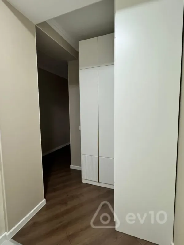 Satılır 3 otaqlı yeni tikili 115 m²