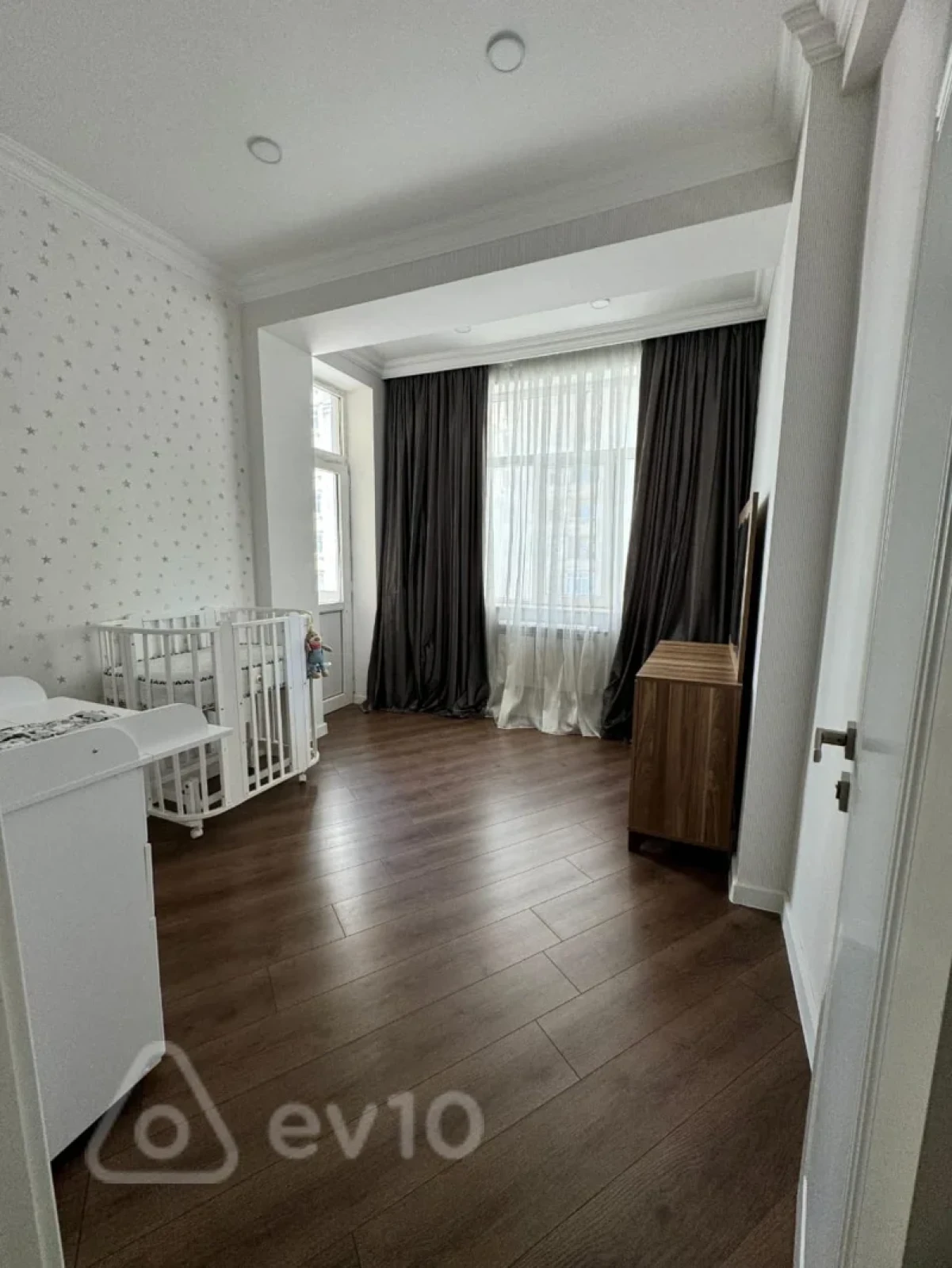 Satılır 3 otaqlı yeni tikili 115 m²