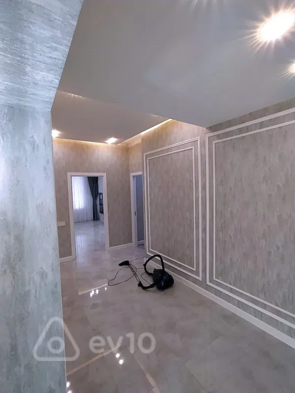 Kirayə verilir 2 otaqlı yeni tikili 110 m²