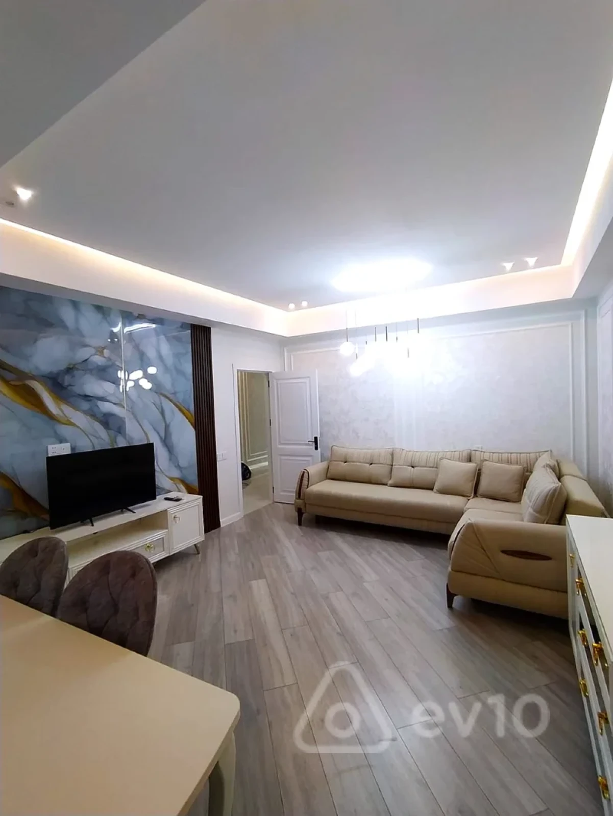 Kirayə verilir 2 otaqlı yeni tikili 110 m²