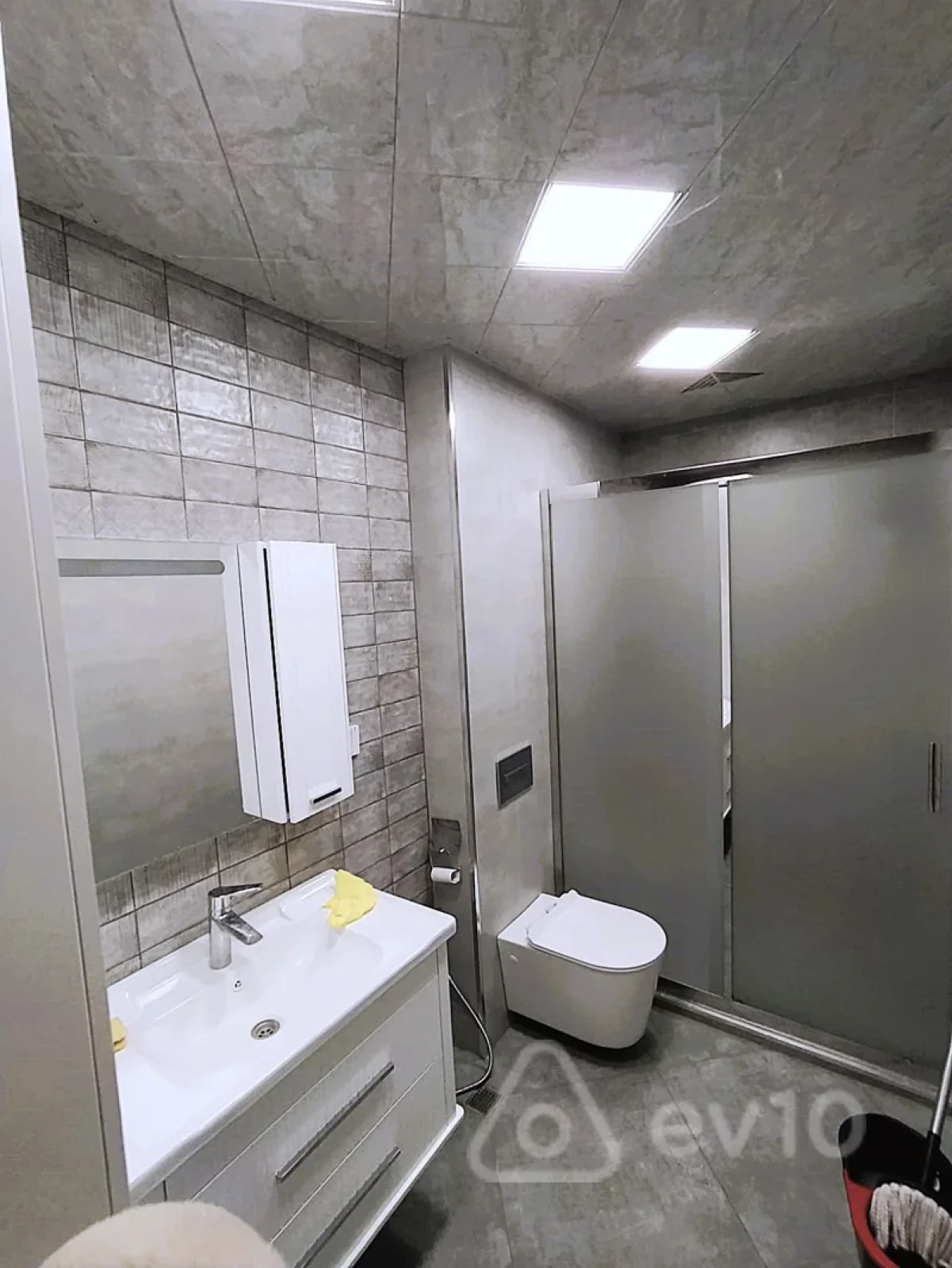 Kirayə verilir 2 otaqlı yeni tikili 110 m²