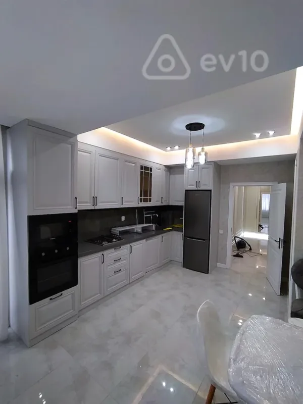 Kirayə verilir 2 otaqlı yeni tikili 110 m²