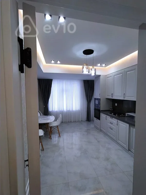 Kirayə verilir 2 otaqlı yeni tikili 110 m²