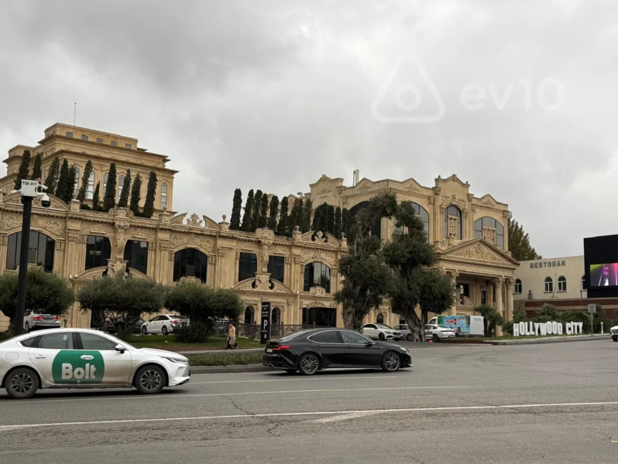 Satılır 4 otaqlı həyət evi 155 m²