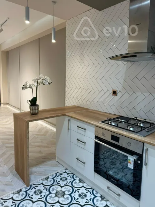 Kirayə verilir 2 otaqlı yeni tikili 83 m²