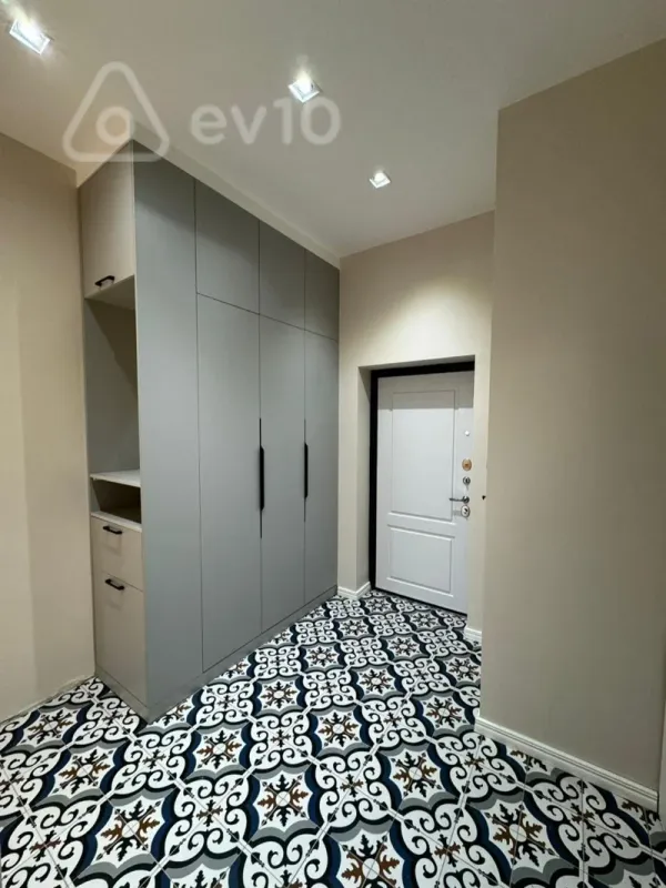 Kirayə verilir 2 otaqlı yeni tikili 83 m²