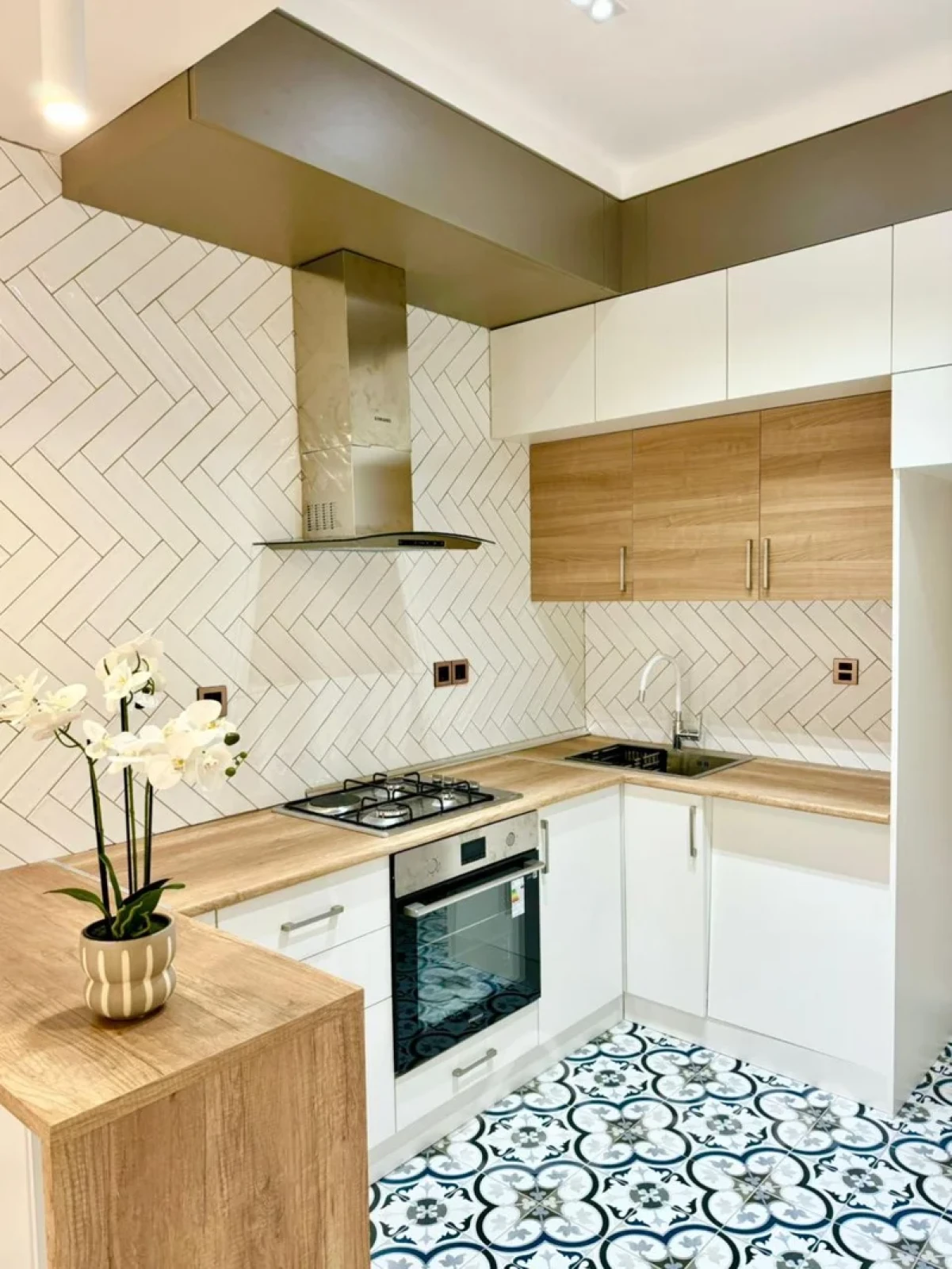 Kirayə verilir 2 otaqlı yeni tikili 83 m²