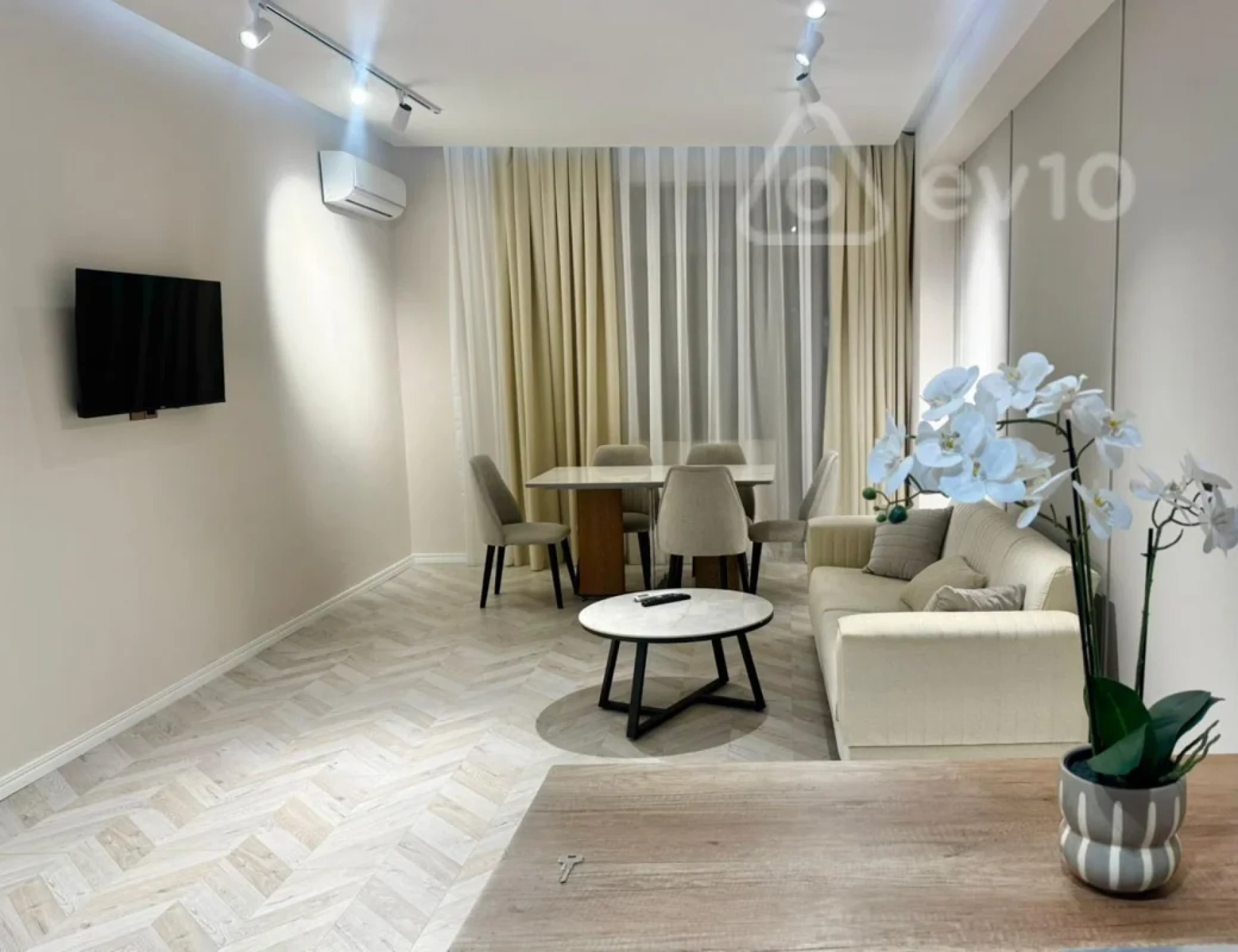 Kirayə verilir 2 otaqlı yeni tikili 83 m²