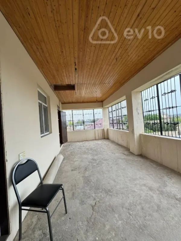 Satılır 3 otaqlı həyət evi 140 m²