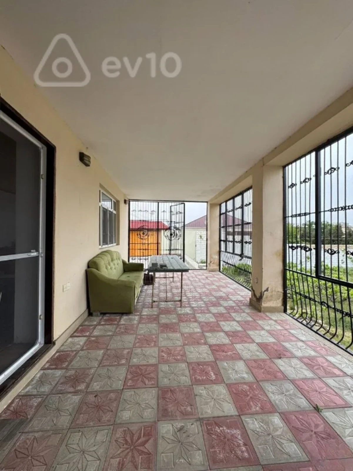 Satılır 3 otaqlı həyət evi 140 m²