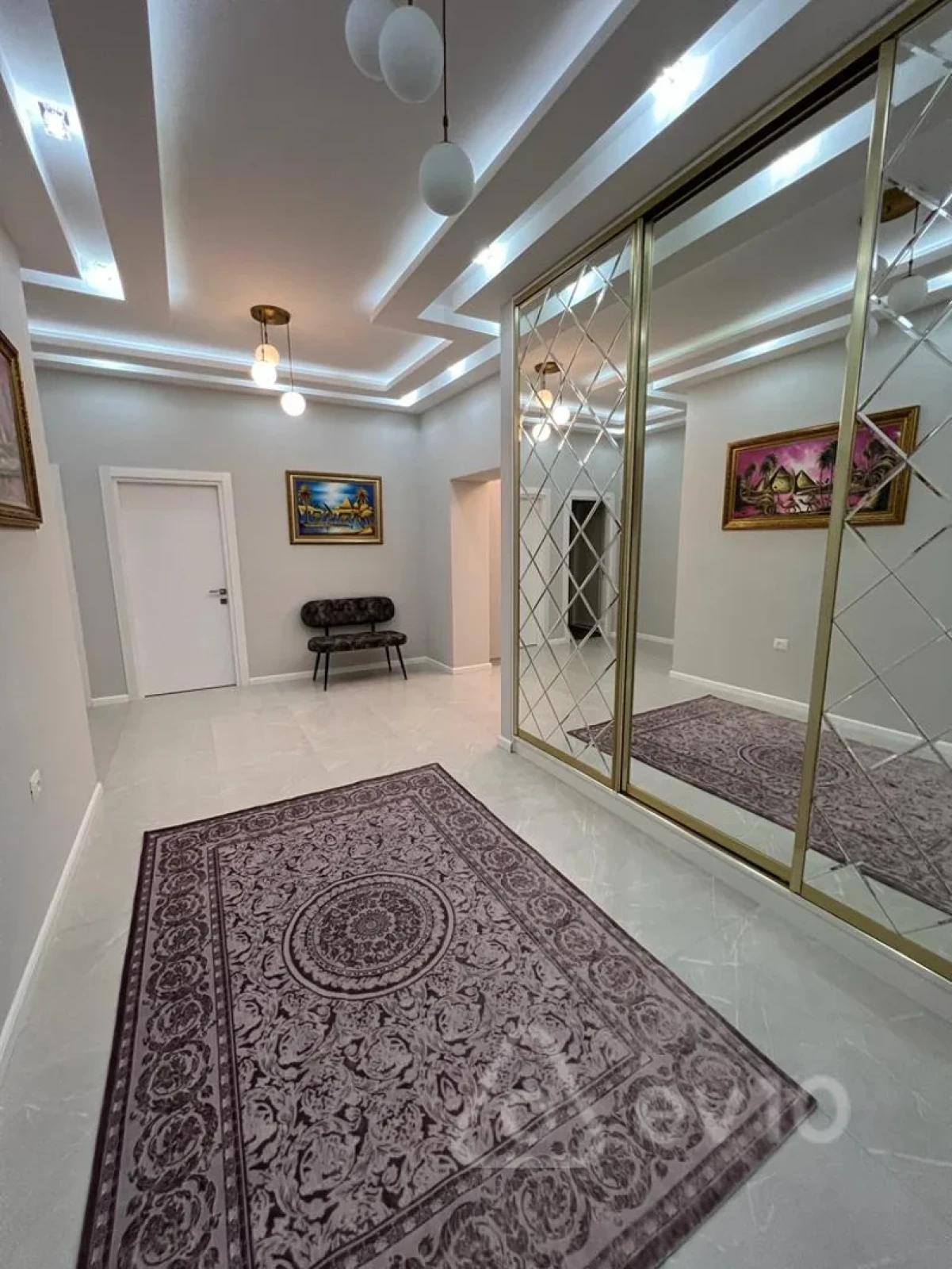 Kirayə verilir 3 otaqlı yeni tikili 133 m²