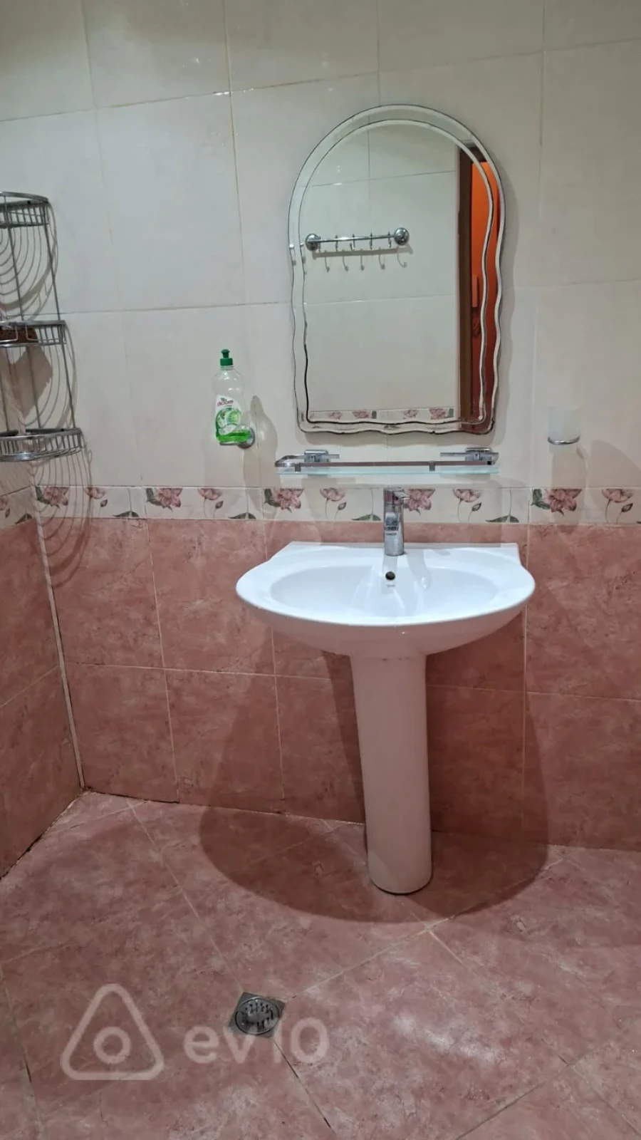 Kirayə verilir 3 otaqlı köhnə tikili 60 m²