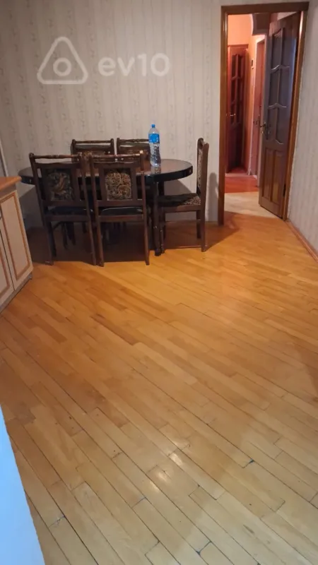 Kirayə verilir 3 otaqlı köhnə tikili 60 m²