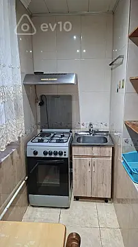 Kirayə verilir 3 otaqlı köhnə tikili 60 m²