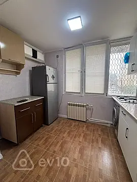 Satılır 2 otaqlı köhnə tikili 42 m²