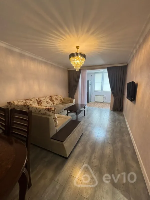 Satılır 2 otaqlı köhnə tikili 42 m²