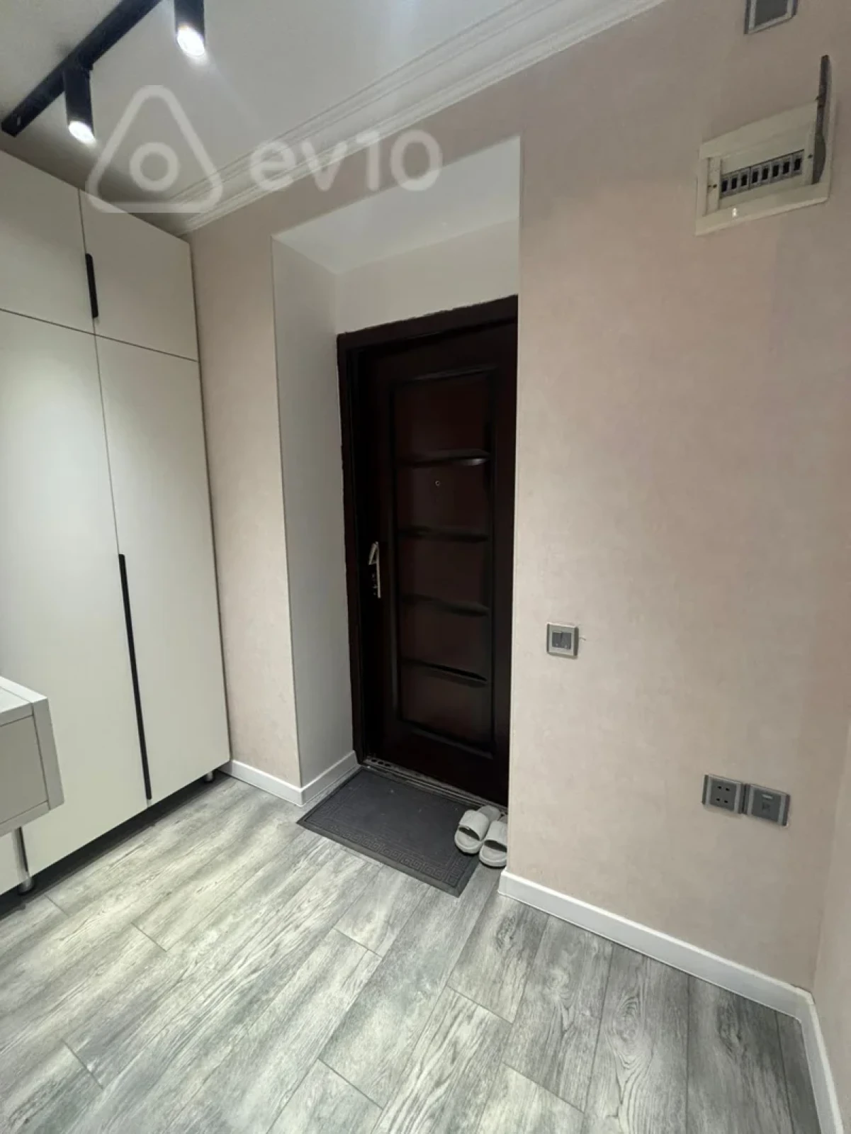Satılır 2 otaqlı köhnə tikili 42 m²