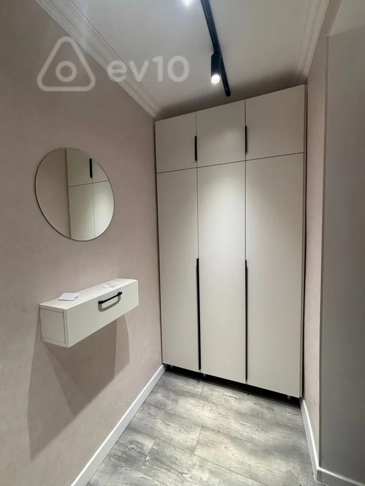 Satılır 2 otaqlı köhnə tikili 42 m²