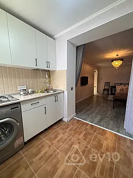 Satılır 2 otaqlı köhnə tikili 42 m²