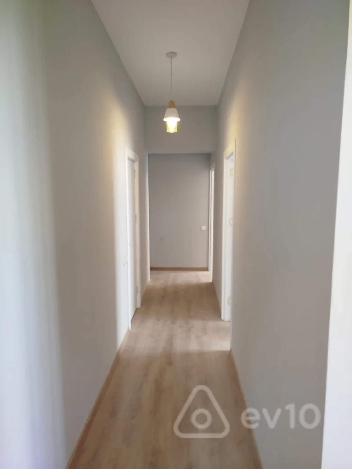 Satılır 3 otaqlı yeni tikili 105 m²