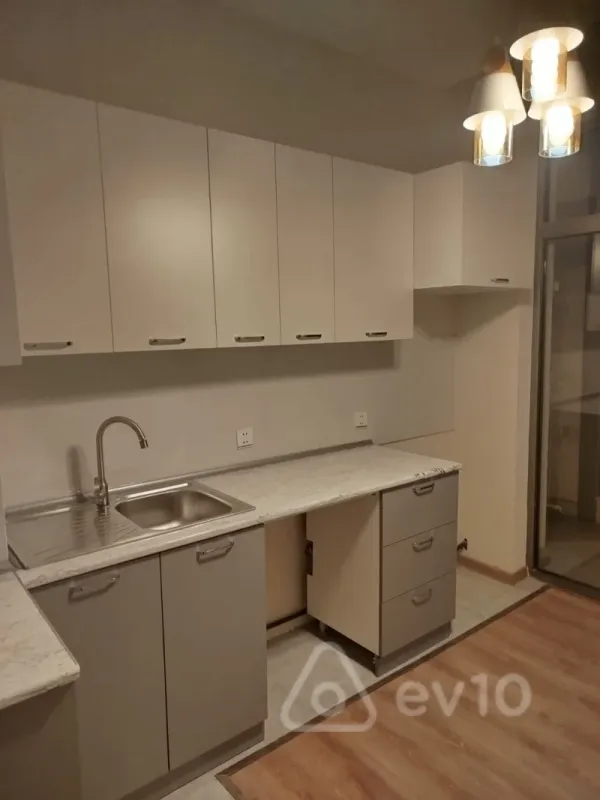 Satılır 3 otaqlı yeni tikili 105 m²