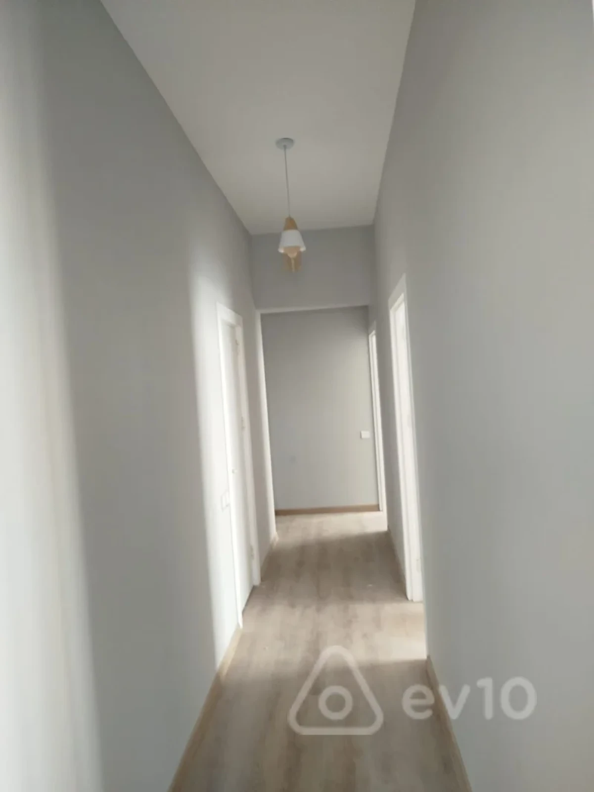 Satılır 3 otaqlı yeni tikili 105 m²