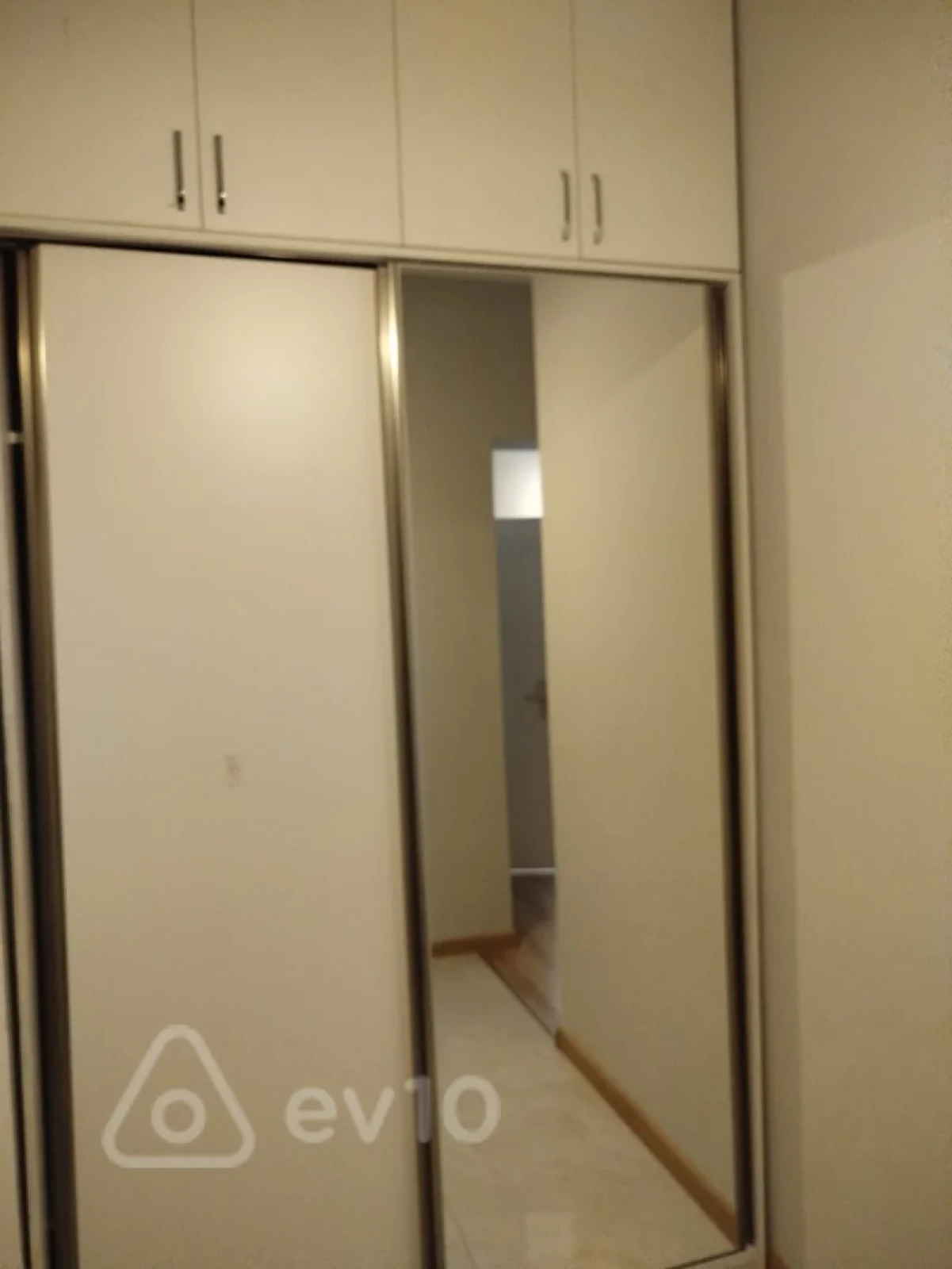 Satılır 3 otaqlı yeni tikili 105 m²