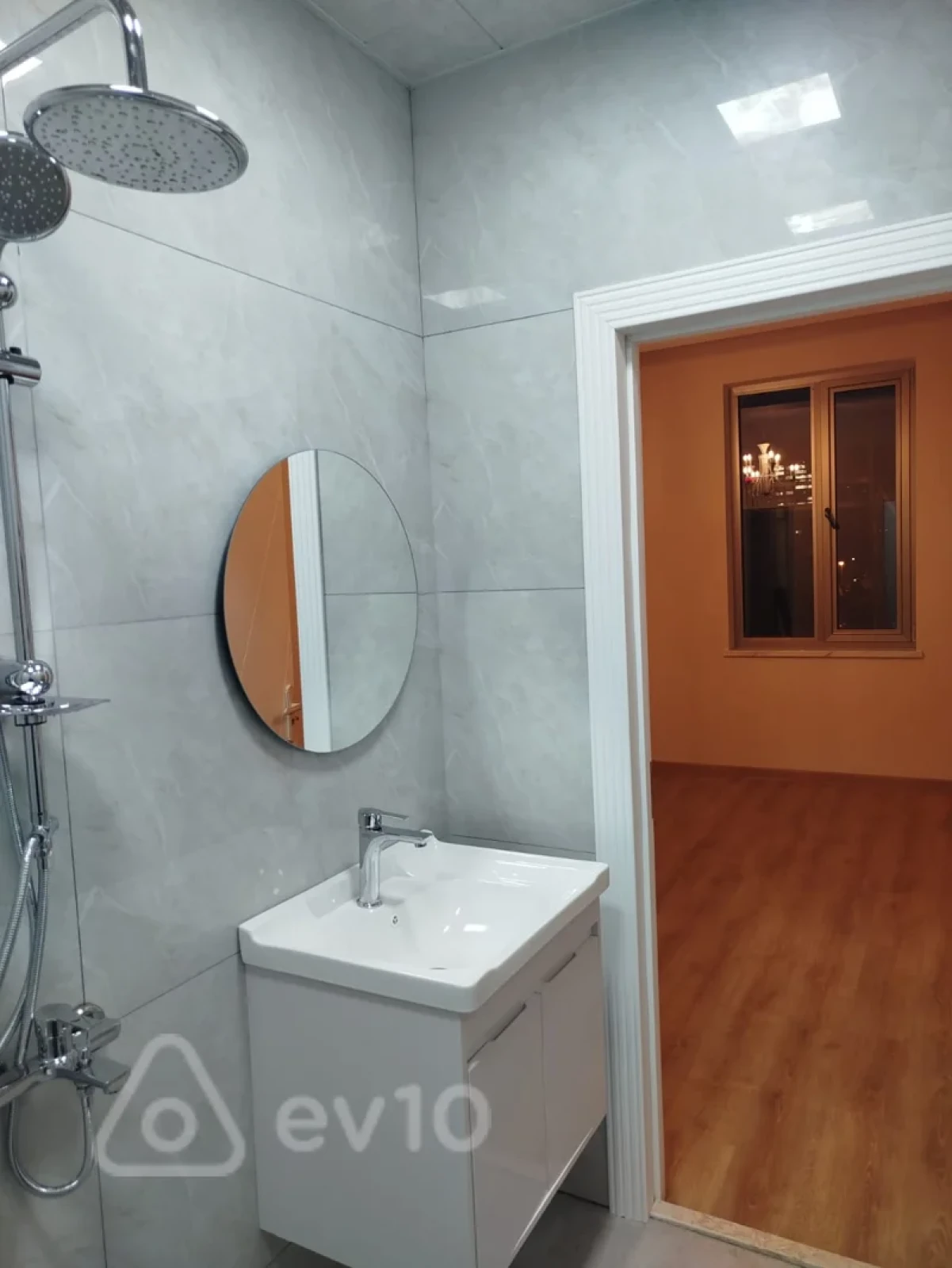 Satılır 3 otaqlı yeni tikili 105 m²
