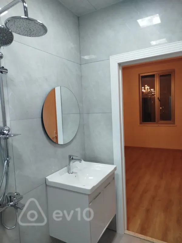 Satılır 3 otaqlı yeni tikili 105 m²