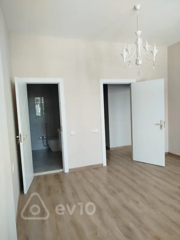 Satılır 3 otaqlı yeni tikili 105 m²