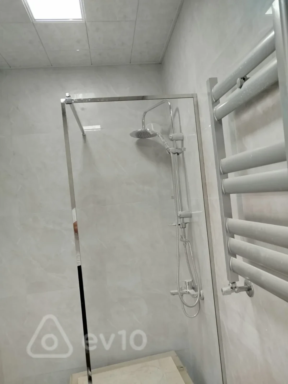 Satılır 3 otaqlı yeni tikili 105 m²